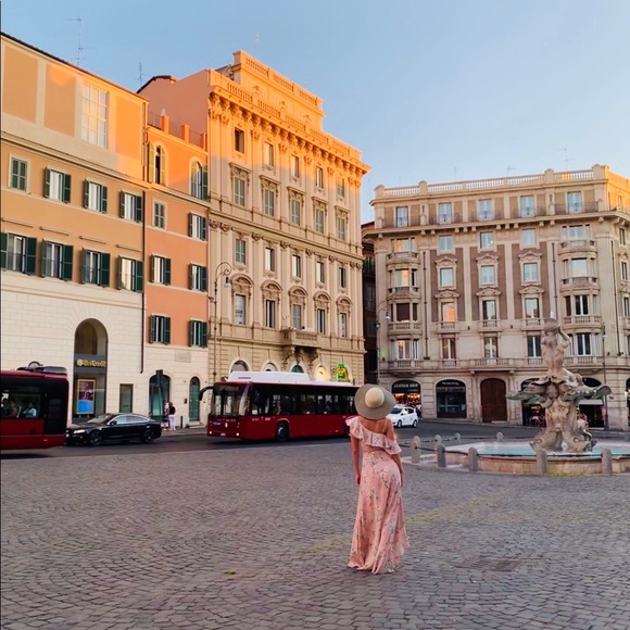 Meet your Posher, Sierra - Picture 2 of 4